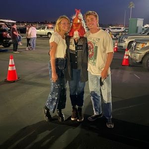 Meet your Posher, Avery